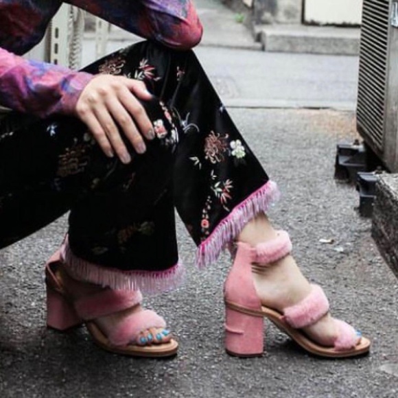 Ugg Del Rey Sheepskin Black Fluff Block Heel Sandal Open Toe Ankle Strap 6 37 - Picture 12 of 12